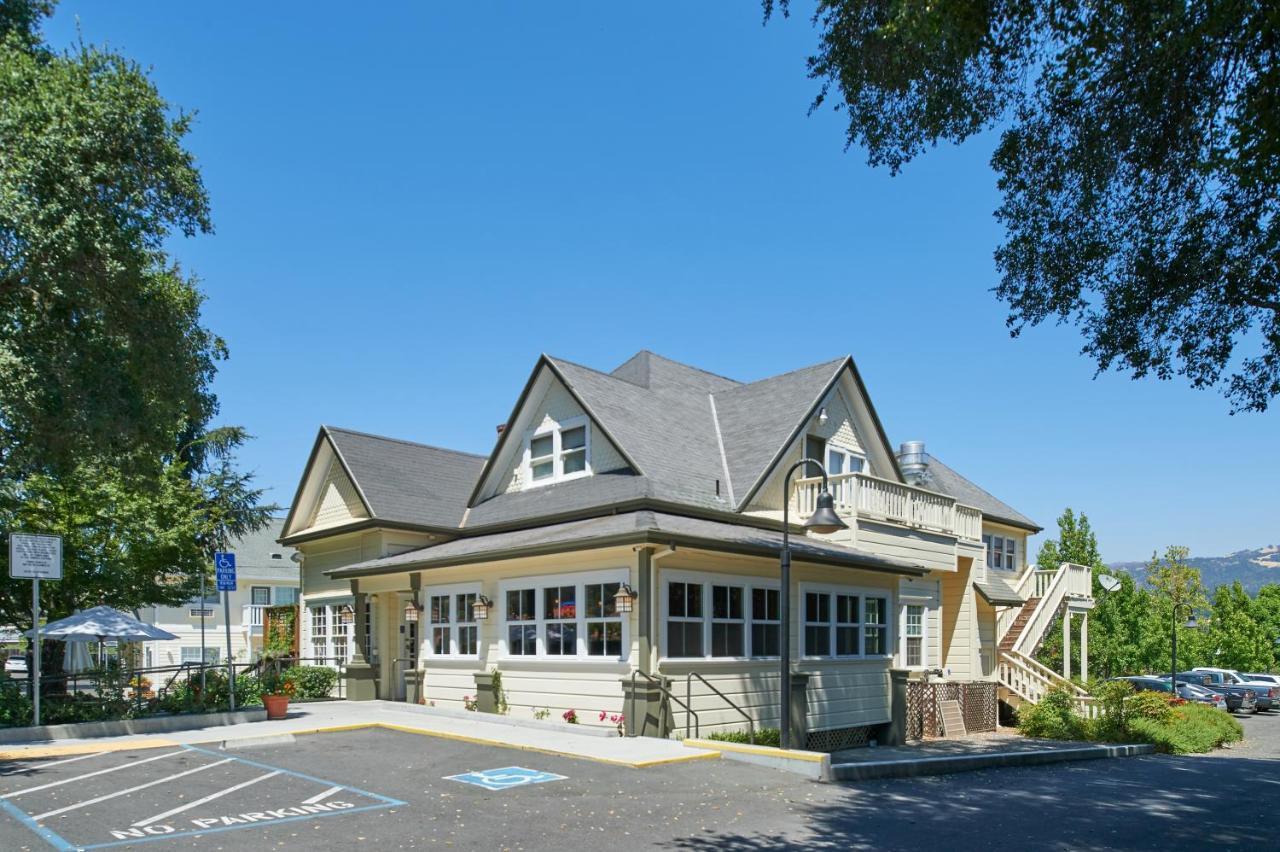 Geyserville Inn Exterior photo